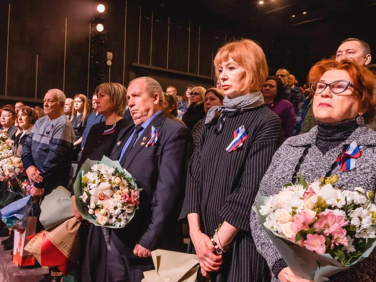 В Липецке отметили День Героев с почестями и творчеством