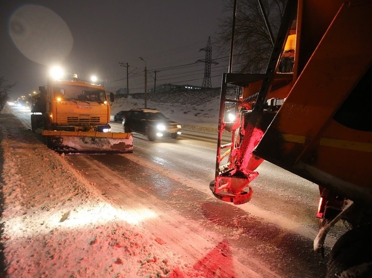 В Волгоградской области из-за непогоды на трассах дежурили 79 единиц спецтехники