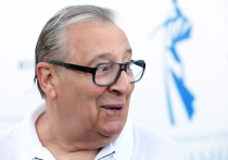 Геннадий Хазанов вспоминает: «Позвонил Федор Чеханков и сказал, что меня разыскивает Мария Владимировна Миронова