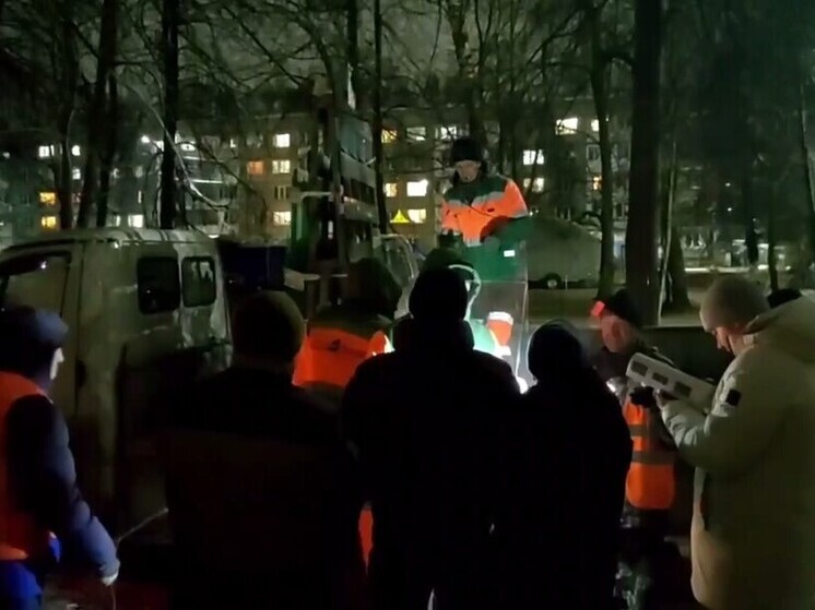 В поврежденных при атаке БПЛА домах началась установка стекол