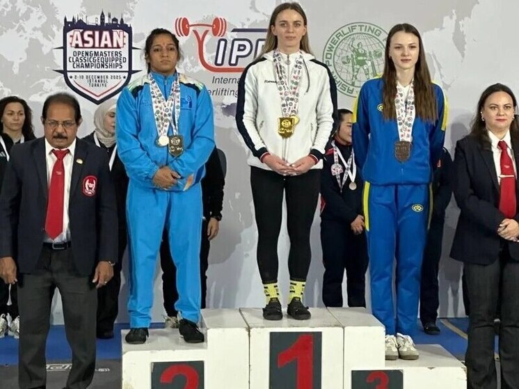Хакасская пауэрлифтерша побила мировой рекорд и взяла золото чемпионата Азии
