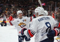 В регулярном чемпионате Континентальной хоккейной лиги наступила девятидневная пауза, связанная с проведением традиционного международного турнира среди сборных команд, который пройдет в конце этой недели в Новосибирске