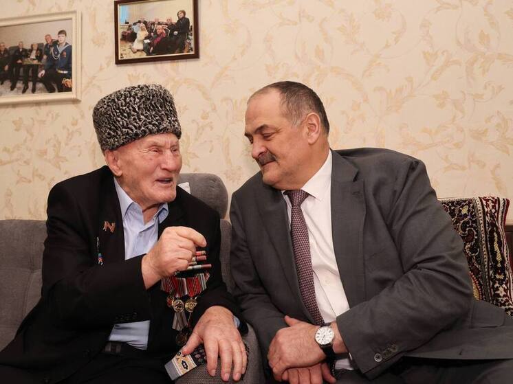 Глава Дагестана навестил 102-летнего ветерана