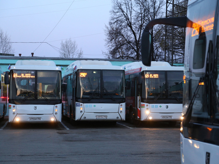 Автобусы, которые передвигаются по самому длинному уфимском маршруту № 110 Аэропорт – ВАЗ, оснастили системой «Говорящий город», позволяющей незрячим людям «находить» свой транспорт и заходить в нужные двери пассажирской машины