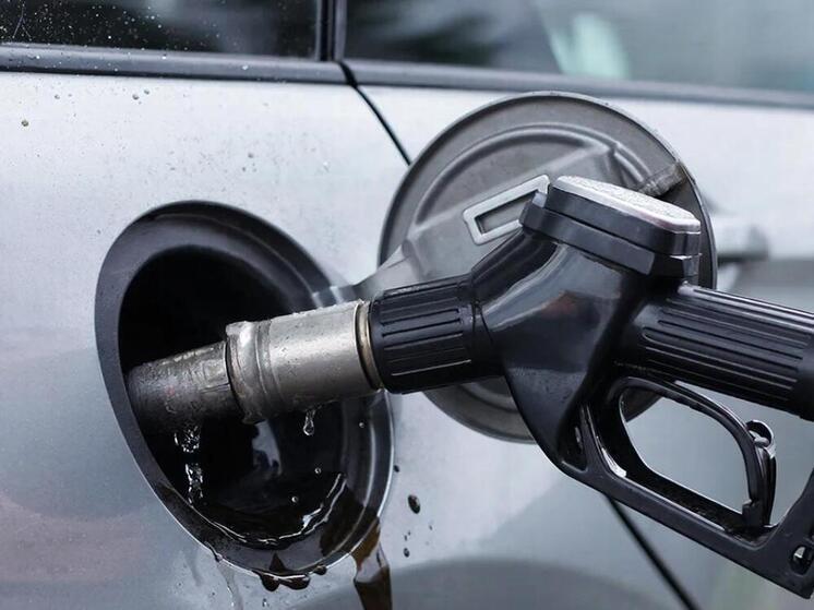 В Южно-Сахалинске снова подорожал бензин