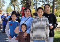 Самое сердце Бурятии становиться все более семейно-¬ориентированным. В Улан-Удэ, столице солнечной республики, особое внимание уделяется самому ценному: семье, детям, здоровью и душевному спокойствию жителей. 