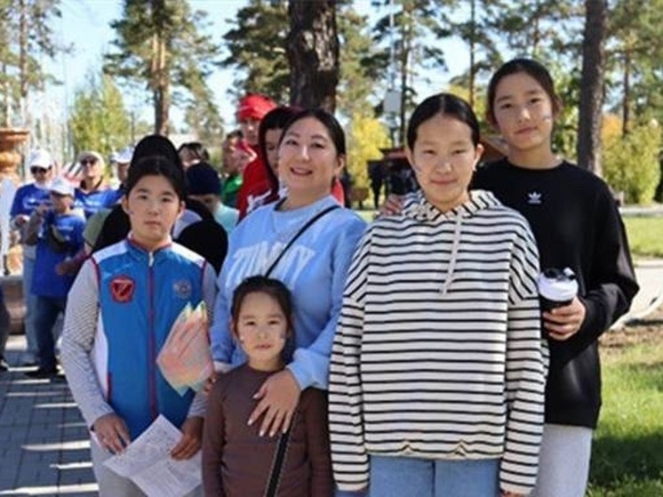 Самое сердце Бурятии становиться все более семейно-¬ориентированным. В Улан-Удэ, столице солнечной республики, особое внимание уделяется самому ценному: семье, детям, здоровью и душевному спокойствию жителей. 