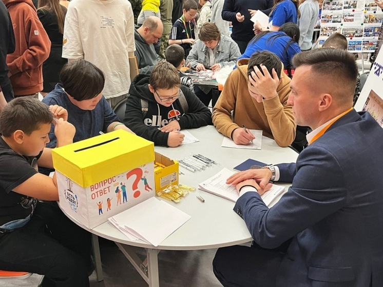 Молодые парламентарии НАО поучаствовали в особой Ярмарке