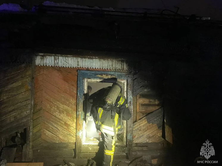 Женщина погибла во время крупного ночного пожара в Барнауле