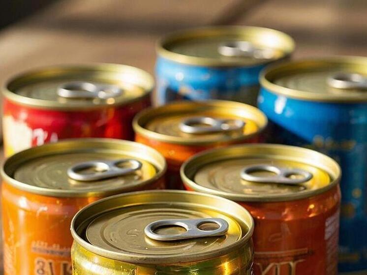 Сахалинского бизнесмена оштрафовали за фальшивые рыбные консервы для школ и больниц