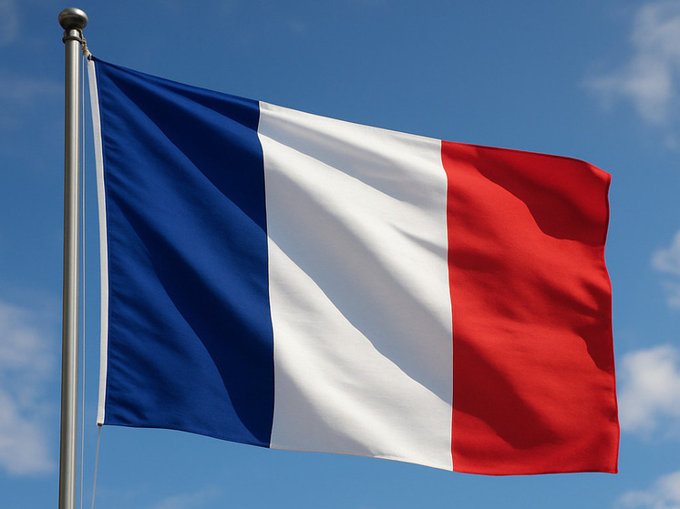 Sohu: подарок от Путина — Россия устроила проблемы Макрону, пока тот был в Китае