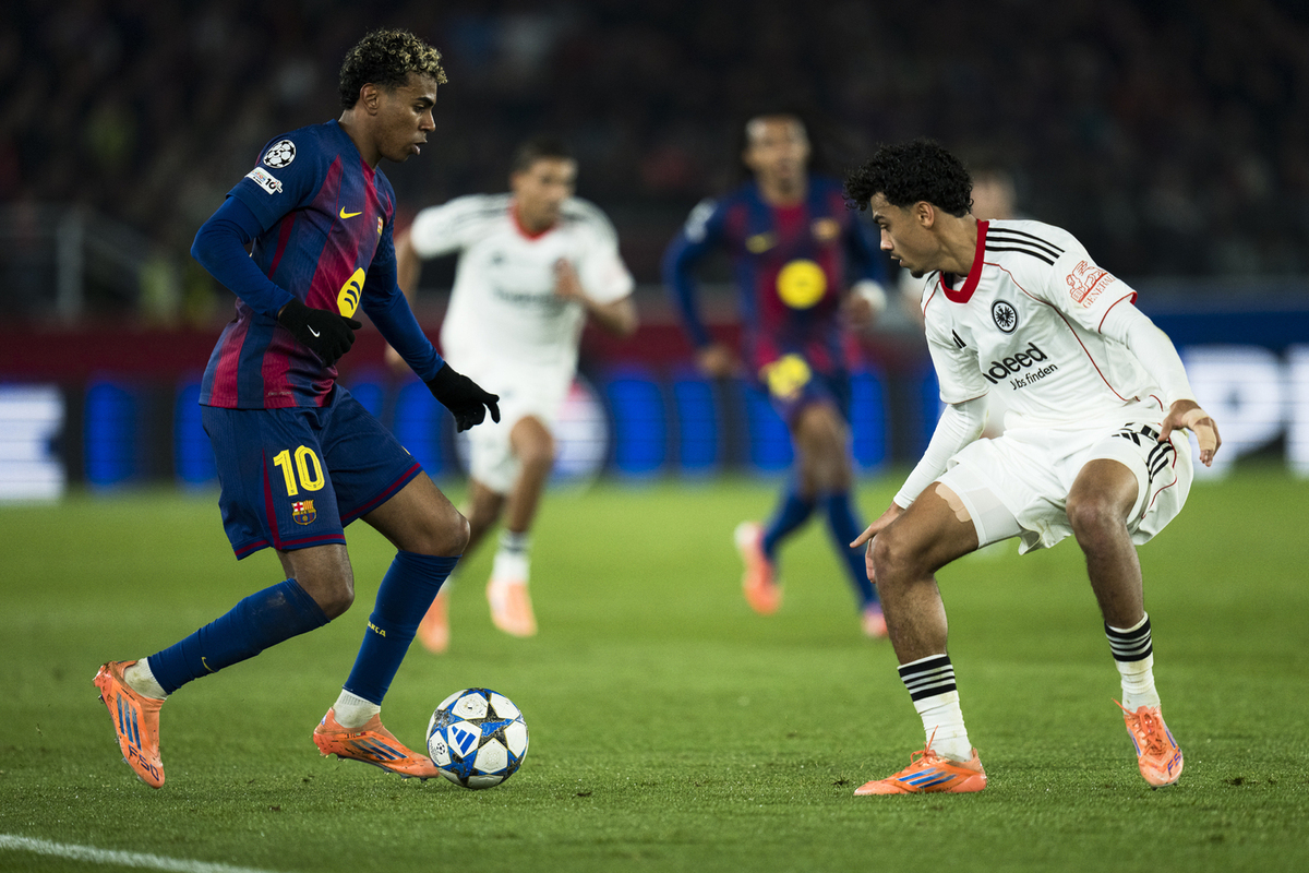 Барселона снова пропустила первой; главные тактические ошибки и решения Флика