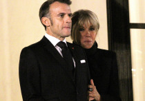 Жена французского президента Брижит Макрон подверглась критике за использование сексистских высказываний в адрес протестующих феминисток