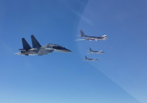 Российские бомбардировщики присоединились к китайскому воздушному патрулированию вблизи Японии на фоне обострения напряженности между Токио и Пекином, сообщают СМИ
