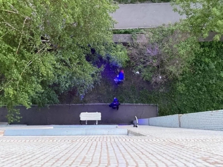 В Красноярске перед судом предстанут двое мужчин, обвиняемых в убийстве девушки, выброшенной из окна