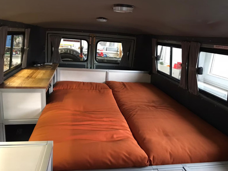 В ЕС продают УАЗ Буханку для «апокалиптической» езды за 640 тысяч: сняли на фото