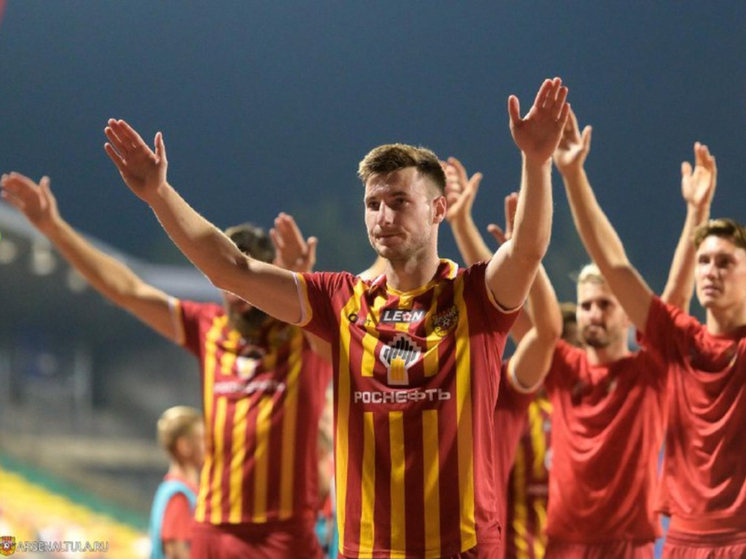 Тульский "Арсенал" пожелал болельщикам в День футбола больше полных трибун