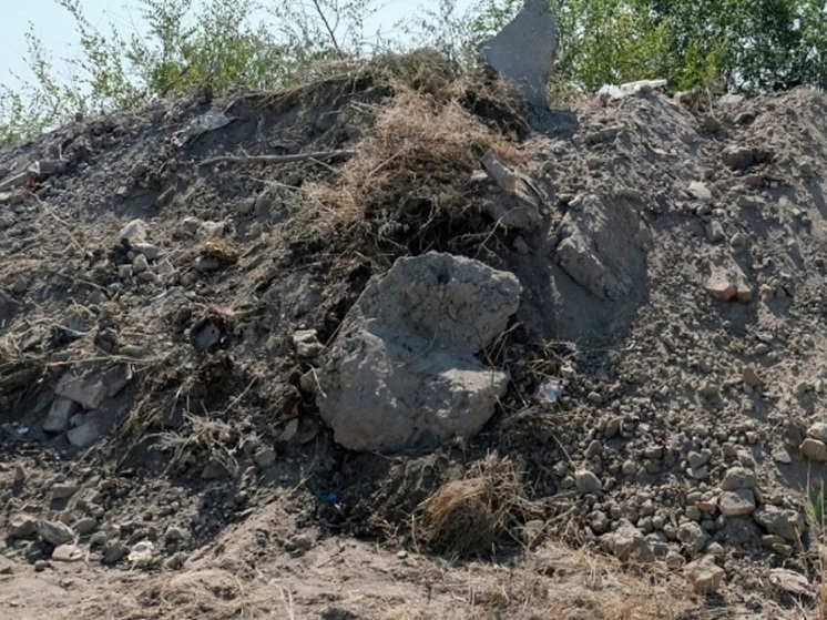 В Волгоградской области сельхозугодья захламили строительными отходами