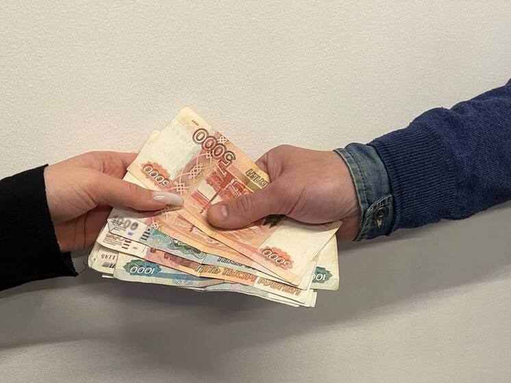 В Кандалакше осудят экс-сотрудника Ространснадзора за взятку в 12 тысяч рублей