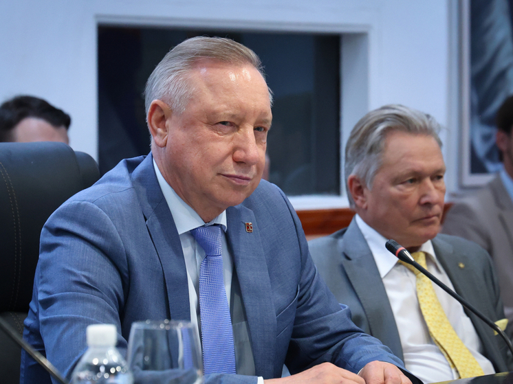 Беглов: Петербург продолжает развивать образовательные учреждения и меры социальной поддержки