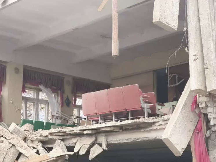 Глава Каховского округа посетил школу, которую атаковали боевики ВСУ