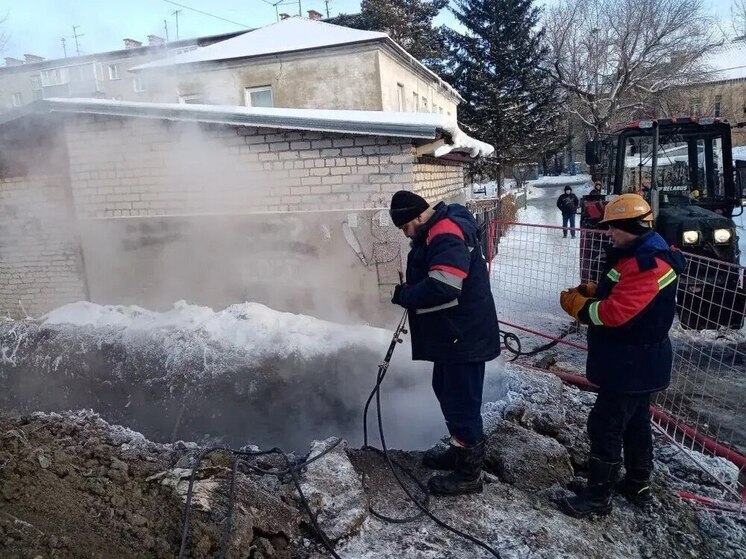 Коммунальная авария на теплосетях произошла в Барнауле 9 декабря. Из-за нее почти 100 человек остались без горячей воды и тепла.