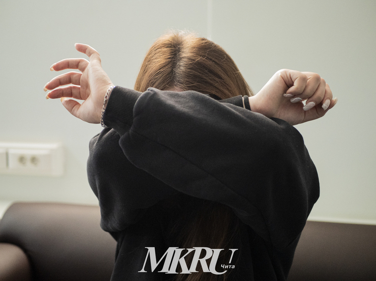 Две женщины избили и ограбили забайкалку после ссоры в кафе