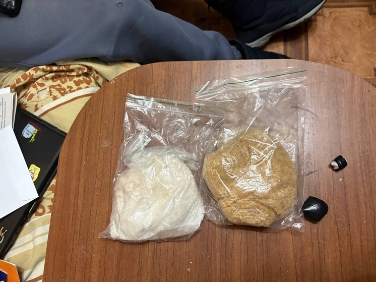 Молодого человека с крупной партией наркотиков задержали в Вологде
