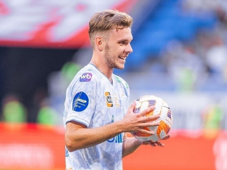 18-летняя модель и участница конкурса «Мисс Россия 2025» Кира Артамонова рассекретила отношения с игроком ФК «Зенит» Максимом Глушенковым. Девушка решила отомстить непостоянному ухажеру.