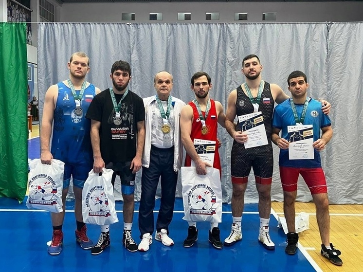 Владимирские сурдлимпийцы завоевали награды Кубка России по борьбе