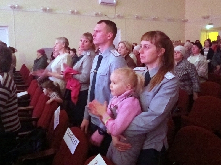 Сычевские сотрудники УФСИН вместе со своими детьми приняли участие в закрытии Года Защитника Отечества