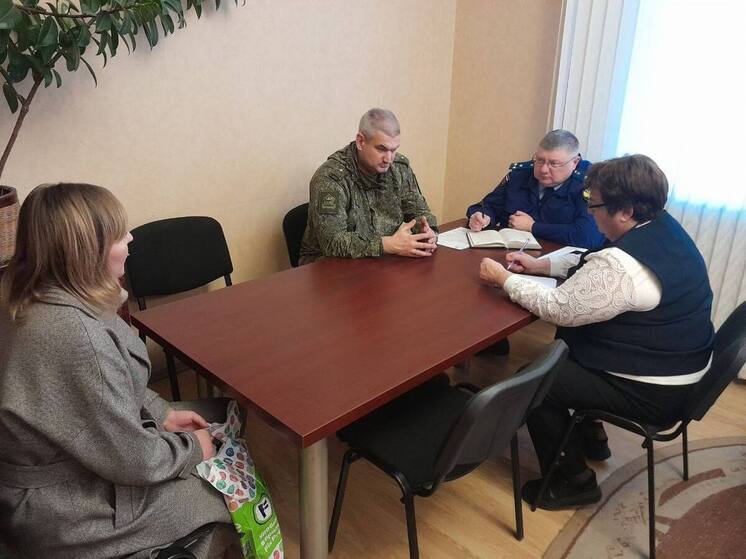 В Обояни прокурор провел прием участников СВО