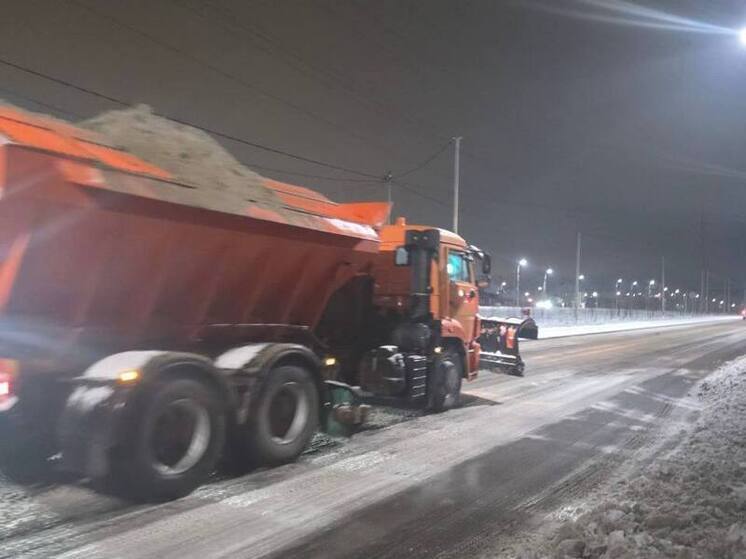 Хинштейн: пока куряне спали, коммунальщики чистили снег