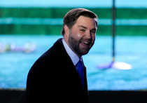 Вице-президент США Джей Ди Вэнс язвительно ответил на распространившуюся в сети фотографию, на которой он якобы громко ссорится с женой Ушей в ресторане