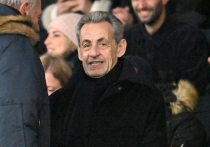 Тот ещё жучила этот экс-президент Франции Николя Саркози! Решил финансово вынести выгоду из своего не столь уж долгого пребывания в застенках парижской тюрьмы Ла Санте и быстренько написал книгу под пафосным названием «Дневник заключенного»