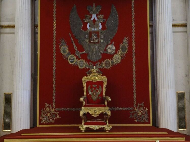 Эрмитаж требует 850 тыс. рублей с посетителя, повредившего уникальный трон мальтийского ордена
