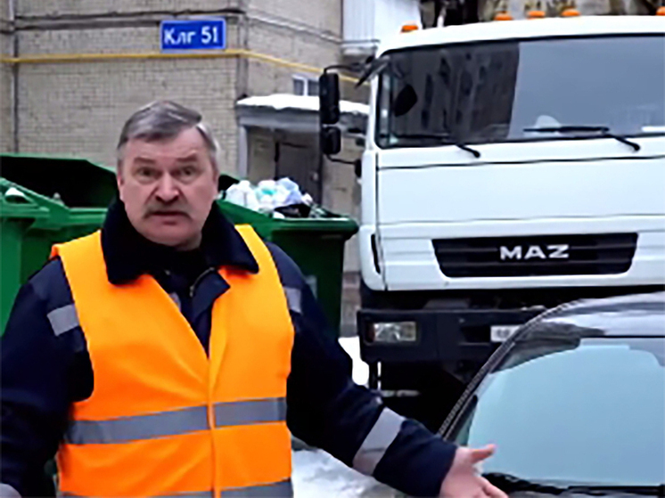 Калужским водителям запретили парковаться возле мусорных баков