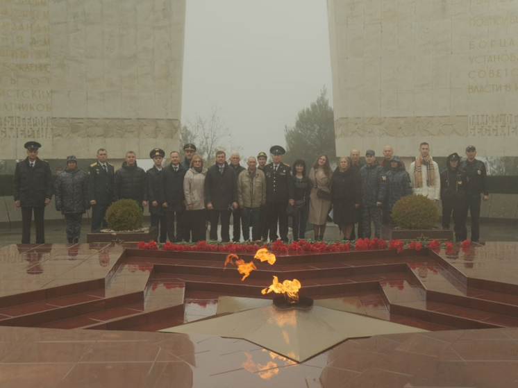 В Ялте прошла серия памятных мероприятий, приуроченных ко Дню Героев Отечества