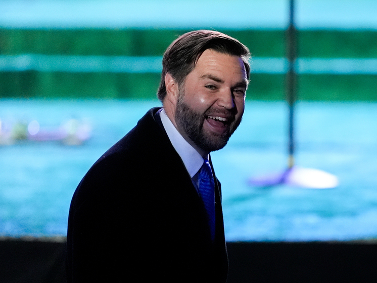 Вице-президент США язвительно откомментировал фейковое фото «ссоры» с женой