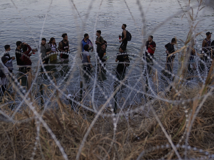 Рост преступности и злоупотреблений среди мигрантов вызывает возмущение американцев