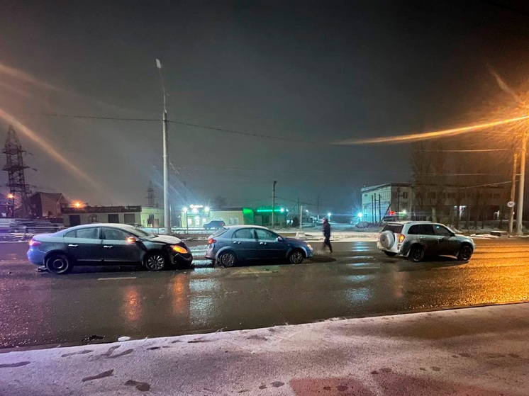 В Липецке цепная реакция на Индустриальной улице привела к травмам двух человек