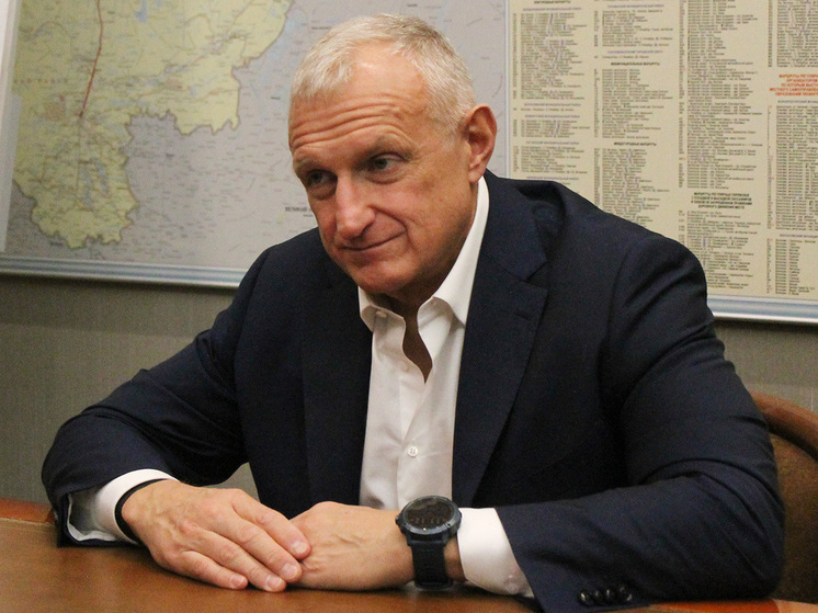 В интервью «МК в Питере» вице-губернатор Ленобласти Седов рассказал о ключевых направлениях своей работы, среди которых — развитие региональных дорог, строительство КАД‑2 и ВСМ, транспортная реформа, а также газификация области.