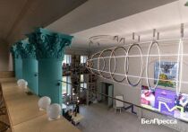 Помещения, которые несколько лет пустовали, стали современным пространством для общения, творчества и саморазвития молодежи
В новом молодежном центре «Россия» есть зоны для творчества и дискуссий, а также место, где развиваются волонтерские инициативы – Добро