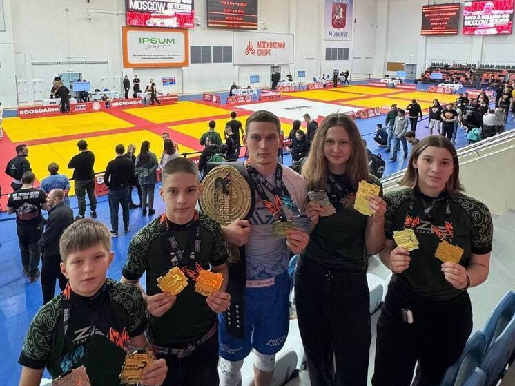 Команда Ноябрьска взяла 12 медалей на всероссийских соревнованиях по джиу-джитсу