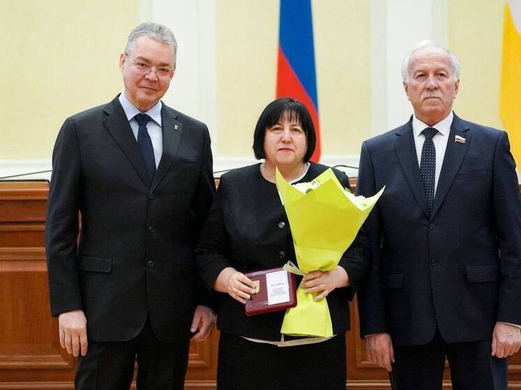 Губернатор Ставрополья Владимир Владимиров впервые вручил краевой знак «Заслуженный работник образования»