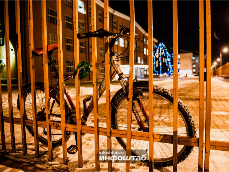 Астраханец украл оставленный в подъезде велосипед и отдал его ребенку знакомой