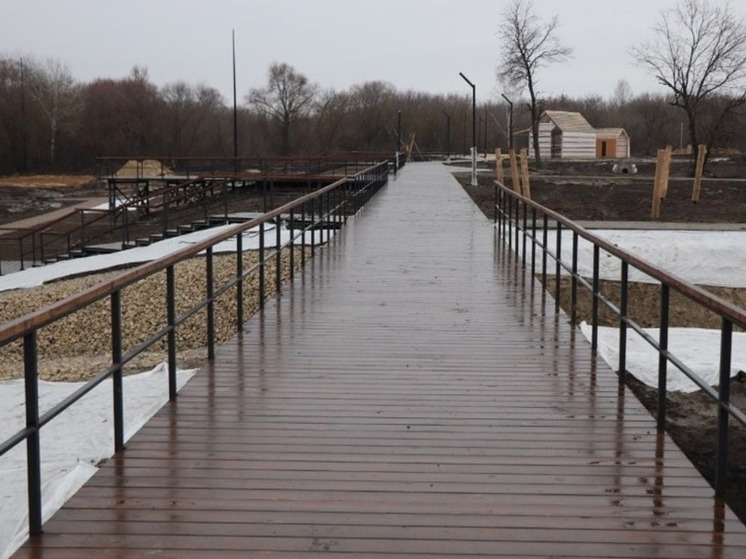 В Уварово строят первую городскую купель на обновленной набережной реки Ворона