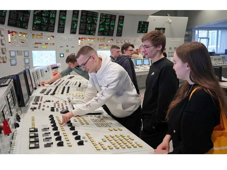 Студенты-физики из Дубны ознакомились с работой Смоленской АЭС