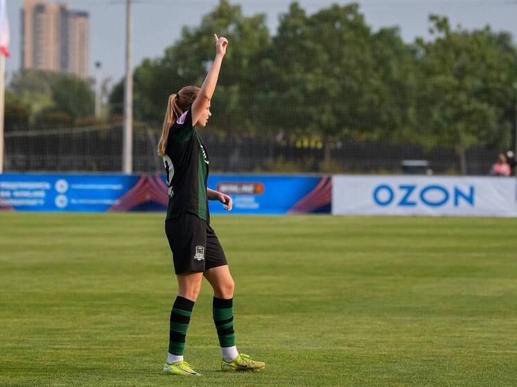 Лучшей молодой футболисткой России в 2025 году стала нападающая ЖФК «Краснодар» Арина Шуба