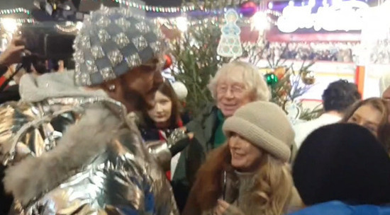 Угрюмого Киркорова на катке развеселили коллеги